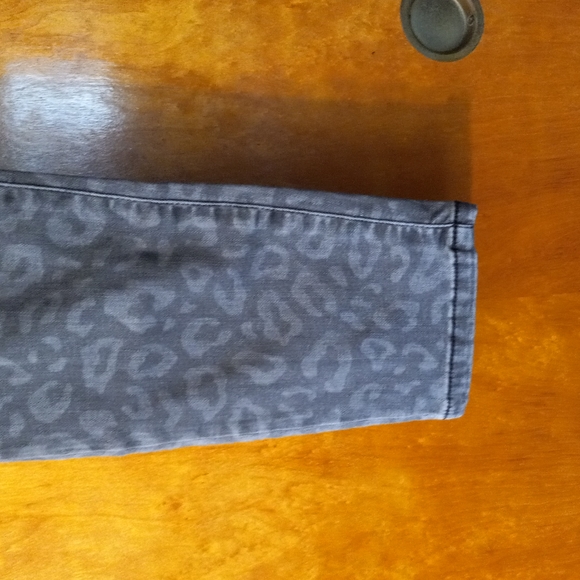 Miss Me Grey Leopard Print Mid Rise Skinny Jeans *Size 29* - Picture 5 of 11